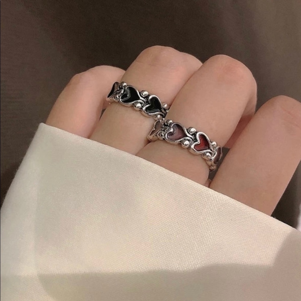 Silver heart ring all around